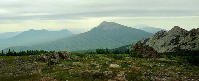 Вид на Круглицу с плато Дальнего Таганая