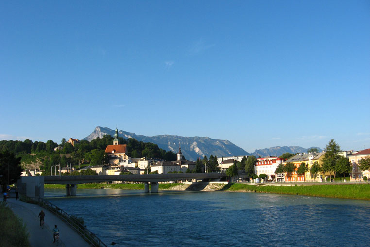 Мост через реку Зальцах в Зальцбурге