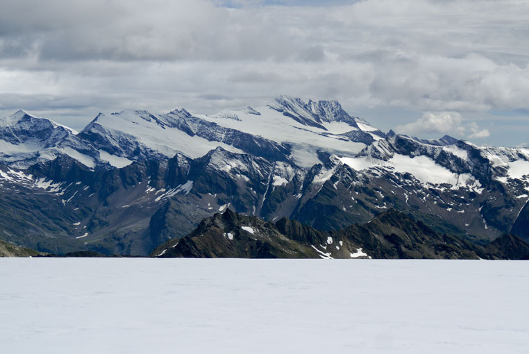 Панорама хребта Глокнер в Высокм Тауэрне в Альпах
