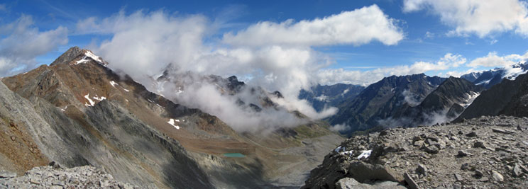 Вид на долину ручья Зексегертенбах с перевала Ваннетйох в Эцтальских Альпах
