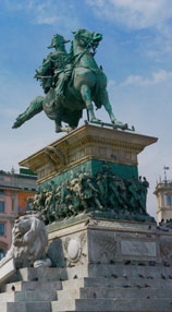 Статуя первого монарха объединенной Италии