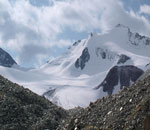 Снежные одеяния гор вокруг ледника Федоровича